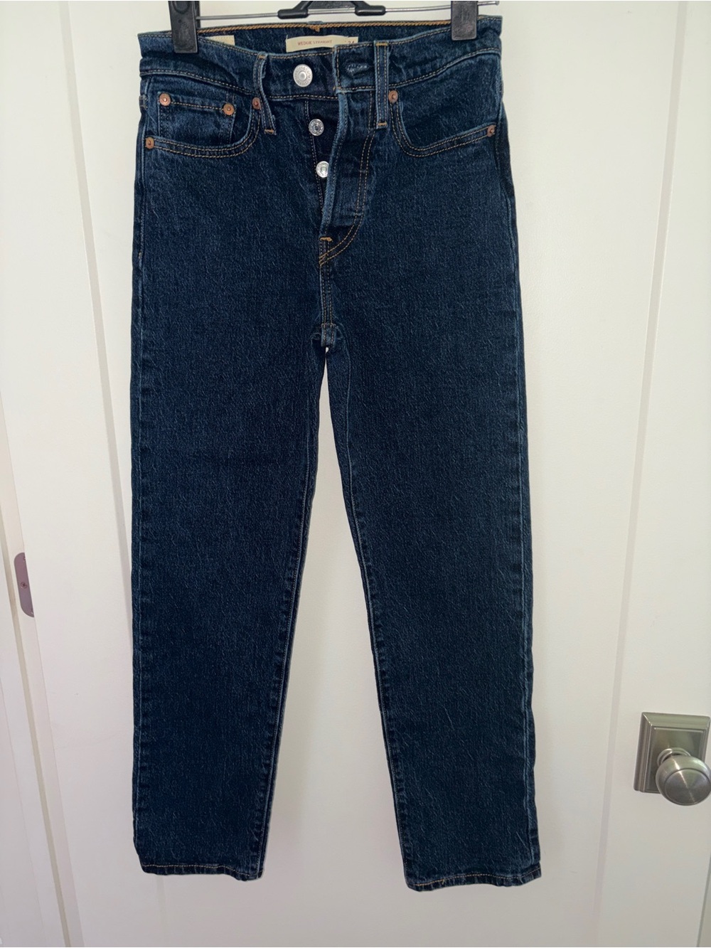 NWOT Levi's premium wedgie straight jeans sz 24
